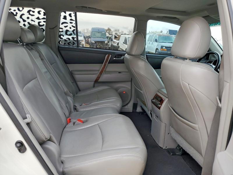 Photo 11 from auction – 2011 TOYOTA HIGHLANDER with VIN 5TDYK3EH7BS049399