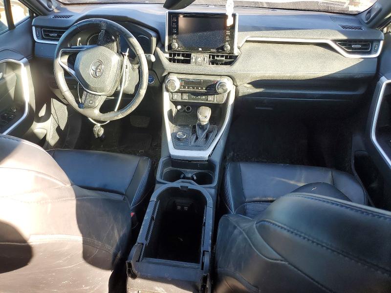 Photo 8 from auction – 2019 TOYOTA RAV4 XSE with VIN 2T3EWRFV1KW027900