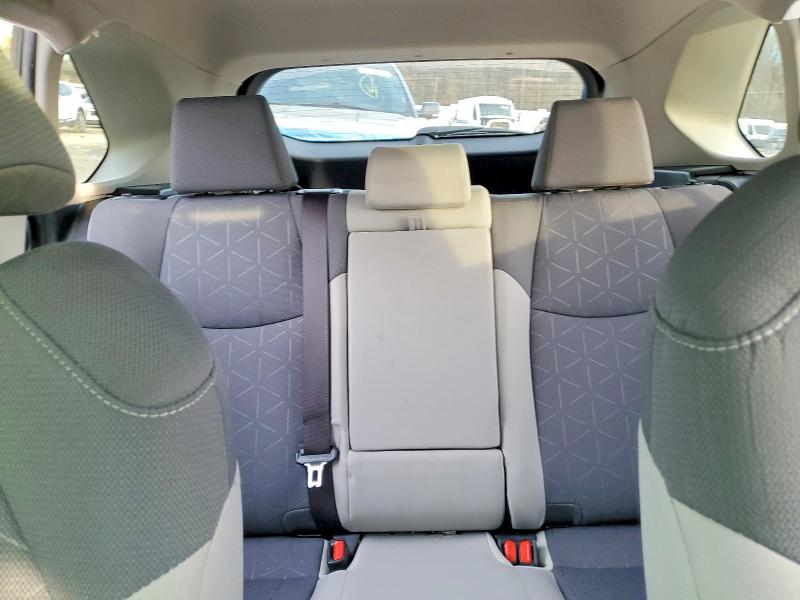 Photo 10 from auction – 2019 TOYOTA RAV4 XLE with VIN JTMRWRFV3KD515034