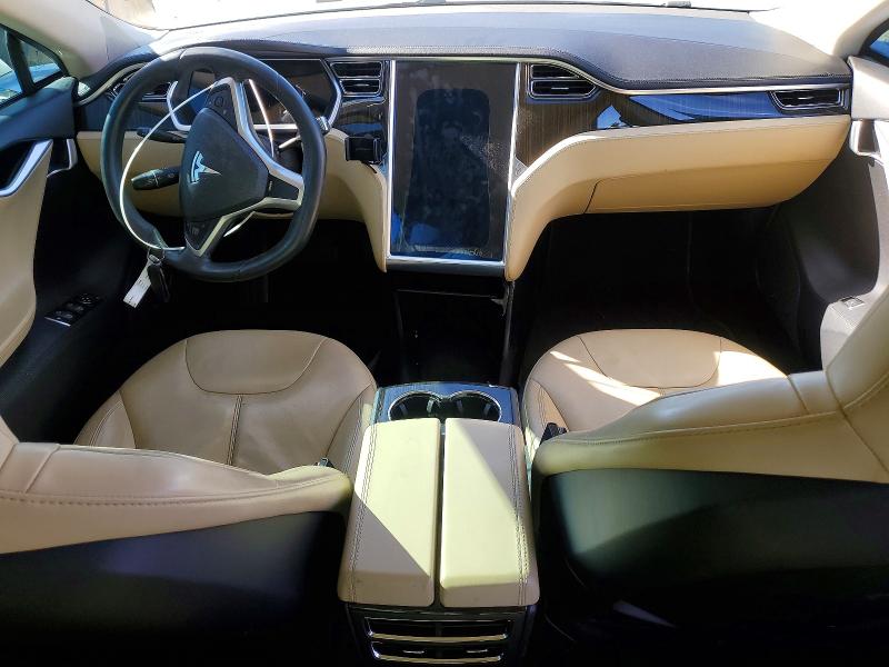Photo 8 from auction – 2013 TESLA MODEL S with VIN 5YJSA1CG1DFP03716