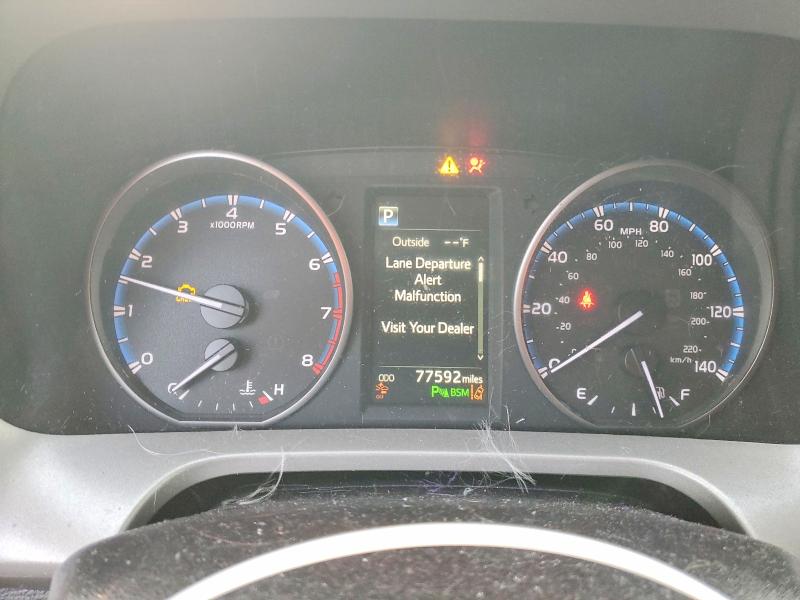 Photo 9 from auction – 2018 TOYOTA RAV4 ADVEN with VIN 2T3RFREV8JW759958