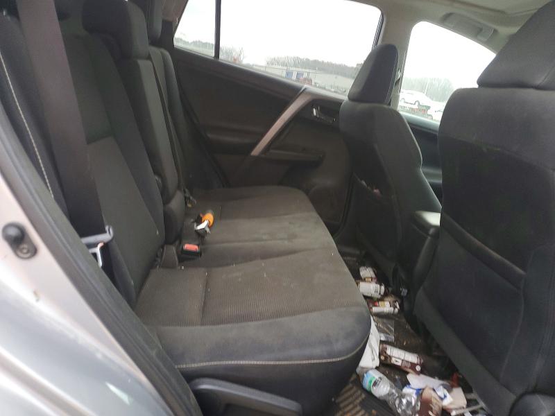 Photo 11 from auction – 2018 TOYOTA RAV4 with VIN 2T3WFREV3JW483241