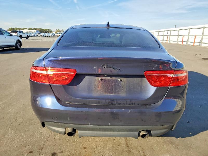 Photo 6 from auction – 2018 JAGUAR XE with VIN SAJAD4FX7JCP34401