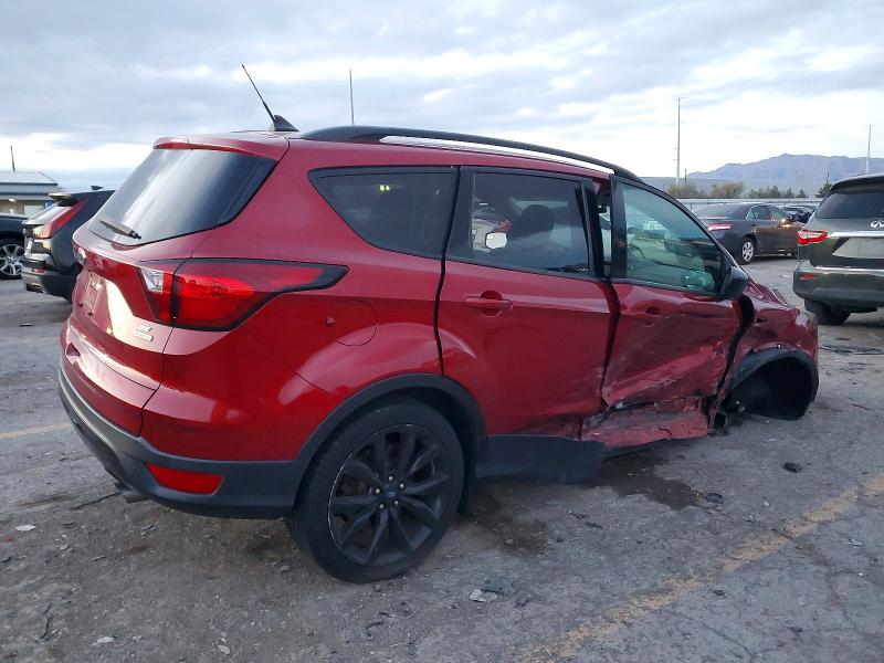 Photo 3 from auction – 2019 FORD ESCAPE SE with VIN 1FMCU0GD6KUC25671