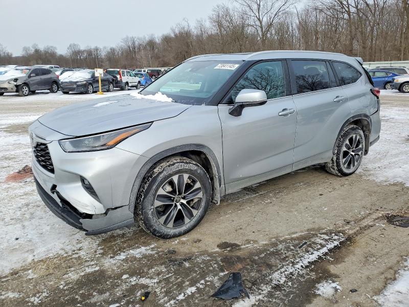 TOYOTA HIGHLANDER 2023 con VIN 5TDKDRBH2PS033092 - Foto de la subasta