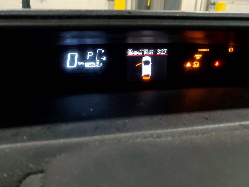 Photo 9 from auction – 2015 TOYOTA PRIUS C with VIN JTDKDTB38F1585497