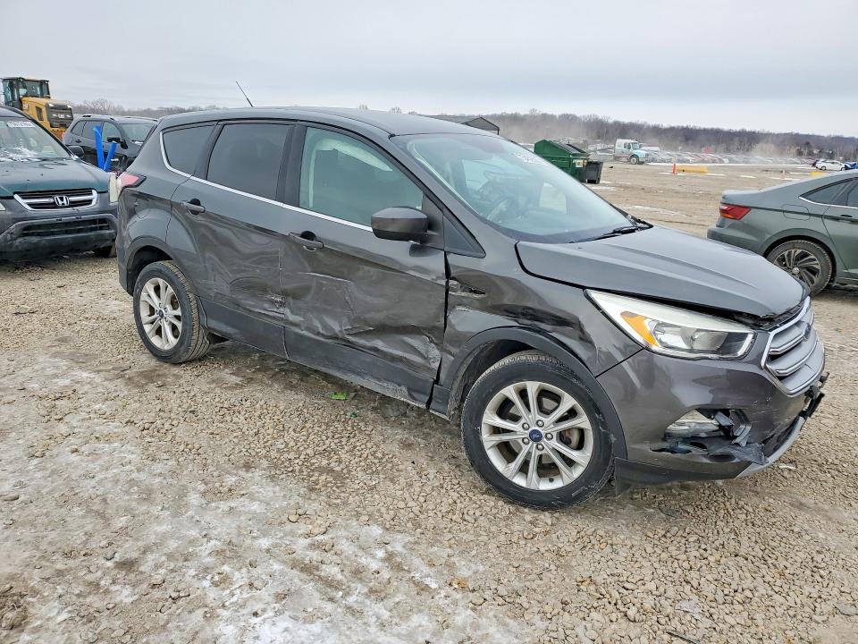 Photo 4 from auction – 2017 FORD ESCAPE with VIN 1FMCU0GD6HUD65132