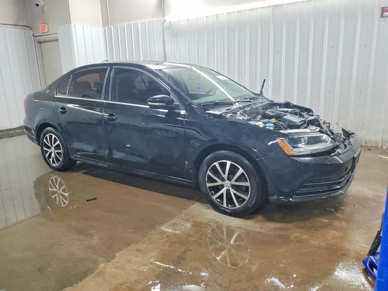 Photo 4 from auction – 2017 VOLKSWAGEN JETTA with VIN 3VWDB7AJ4HM399948