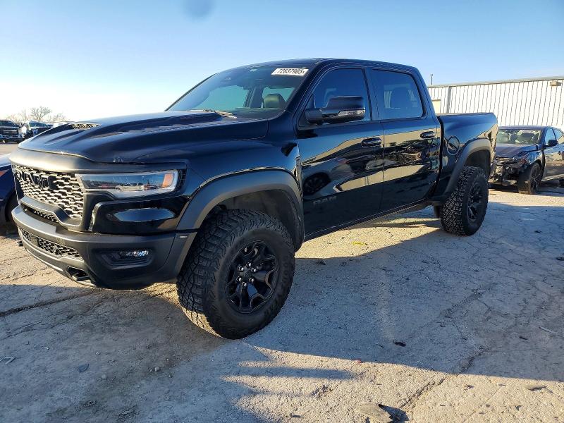 RAM 1500 2025 с VIN 1C6SRFUP7SN695695 - Снимка от търг
