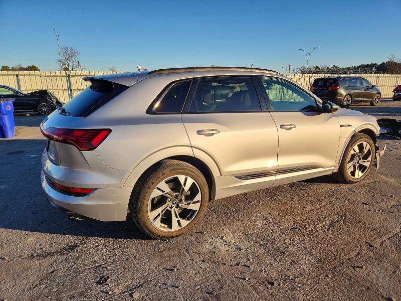 Photo 3 from auction – 2022 AUDI E-TRON PRE with VIN WA1AAAGE5NB007458