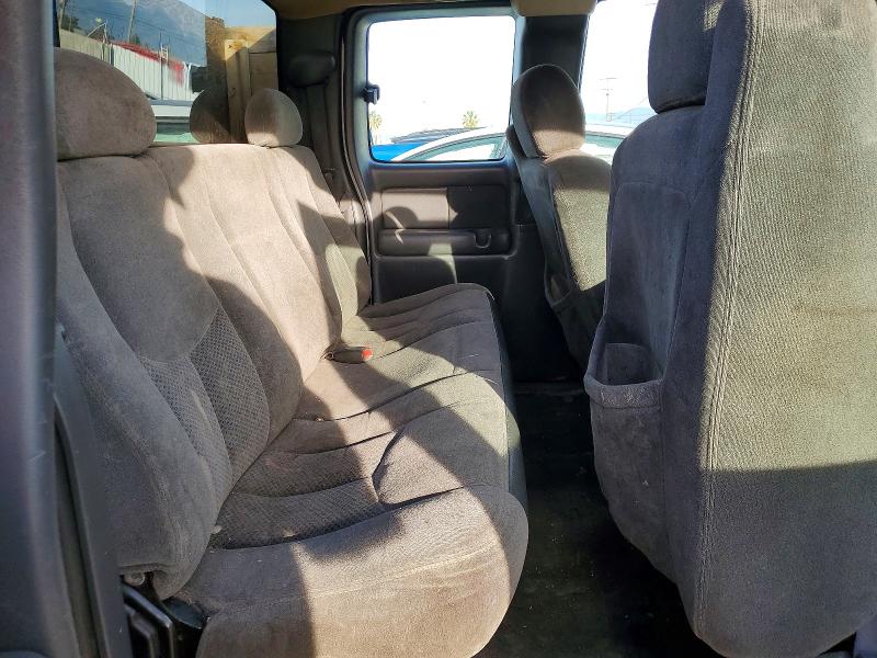 Photo 10 from auction – 2004 CHEVROLET SILVERADO with VIN 2GCEC19T841195145