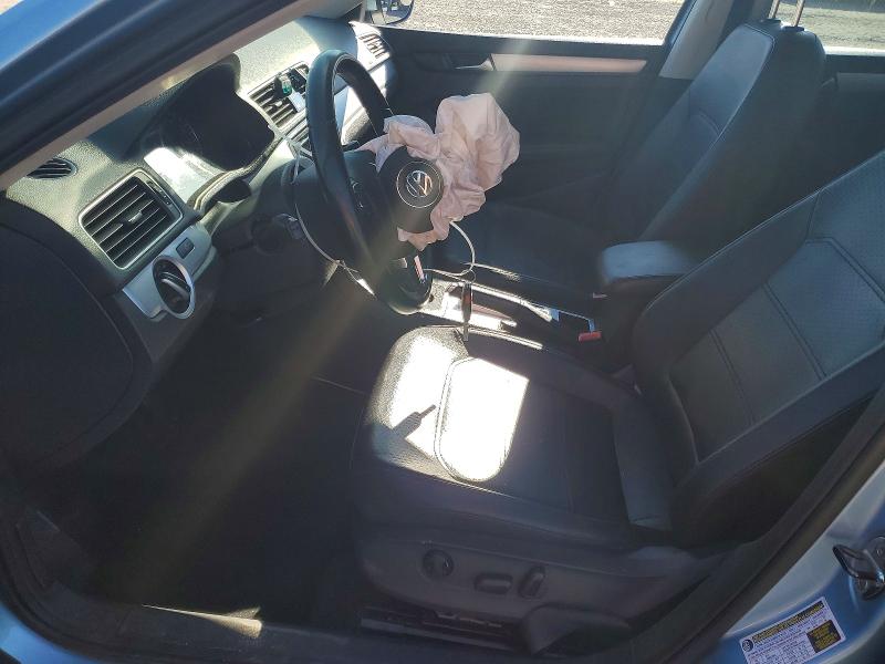 Photo 7 from auction – 2012 VOLKSWAGEN PASSAT with VIN 1VWBP7A33CC039767