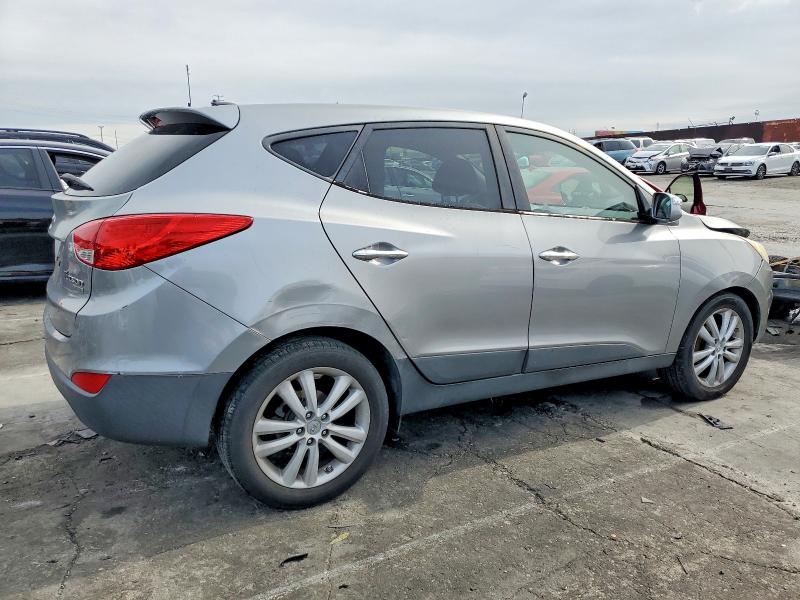 Photo 3 from auction – 2010 HYUNDAI TUCSON with VIN KM8JU3AC3AU012684