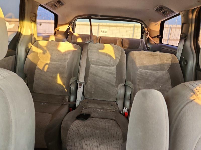 Photo 10 from auction – 2010 TOYOTA SIENNA CE with VIN 5TDKK4CC8AS307494