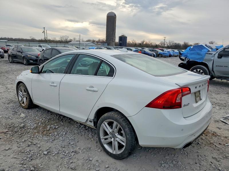 Photo 2 from auction – 2015 VOLVO S60 PLATIN with VIN YV140MFD8F1313149