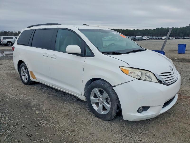 Photo 4 from auction – 2015 TOYOTA SIENNA LE with VIN 5TDKK3DC2FS654285