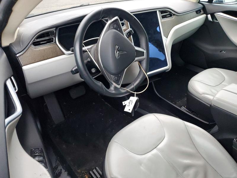 Photo 8 from auction – 2013 TESLA MODEL S with VIN 5YJSA1CN2DFP03285