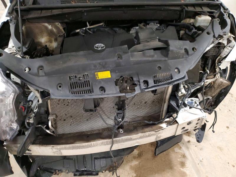 Photo 12 from auction – 2018 TOYOTA HIGHLANDER with VIN 5TDJZRFH1JS912811