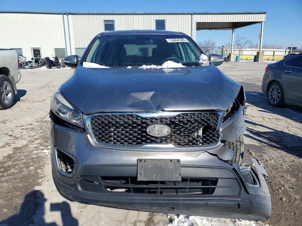 Photo 5 from auction – 2016 KIA SORENTO LX with VIN 5XYPG4A37GG076152