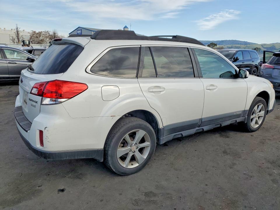 Снимка 3 от търг – 2013 SUBARU OUTBACK 2. с VIN 4S4BRBCC8D3280752