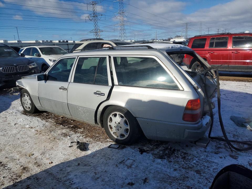 Photo 2 from auction – 1995 MERCEDES-BENZ E 320 with VIN WDBEA92E8SF319175