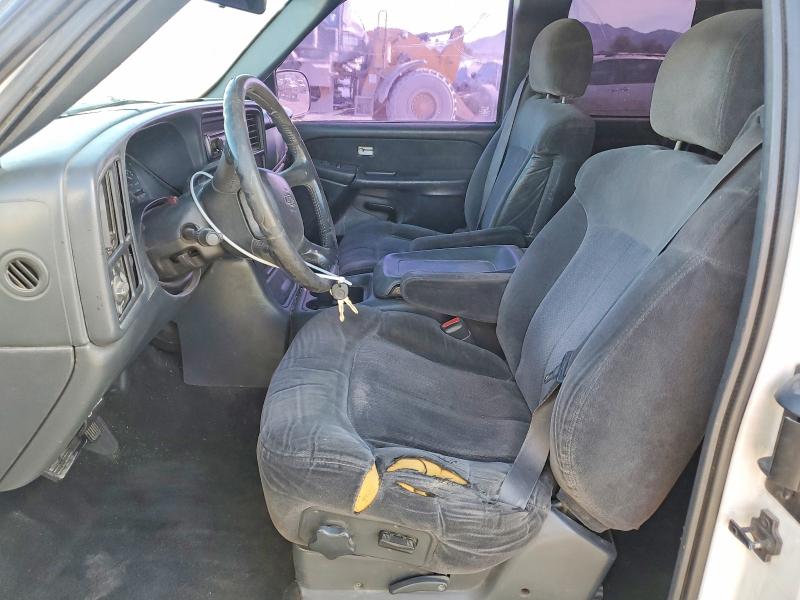 Photo 7 from auction – 2002 CHEVROLET SILVERADO with VIN 2GCEC19V221115482