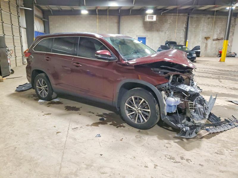 Photo 4 from auction – 2019 TOYOTA HIGHLANDER with VIN 5TDJZRFH3KS962093