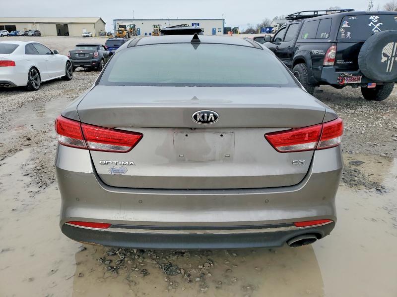 Photo 6 from auction – 2017 KIA OPTIMA with VIN 5XXGU4L30HG174323