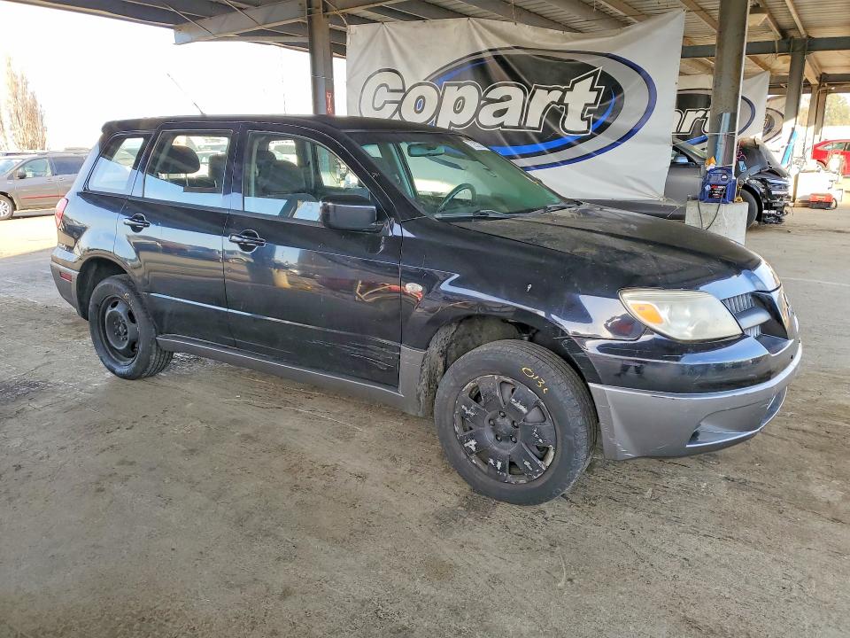 Photo 4 from auction – 2005 MITSUBISHI OUTLANDER with VIN JA4LX31F75U044178