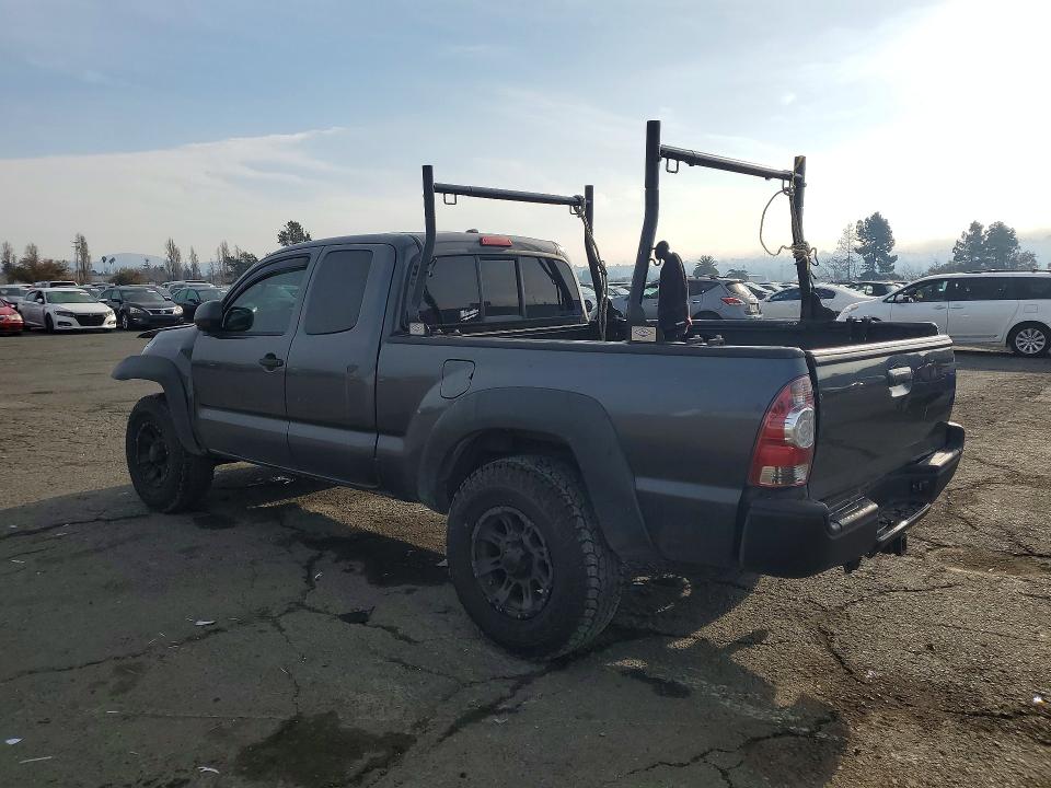 Photo 2 from auction – 2010 TOYOTA TACOMA with VIN 5TEUU4EN3AZ741049