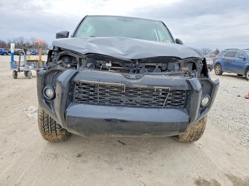 Photo 5 from auction – 2018 TOYOTA 4RUNNER SR with VIN JTEBU5JR0J5485893