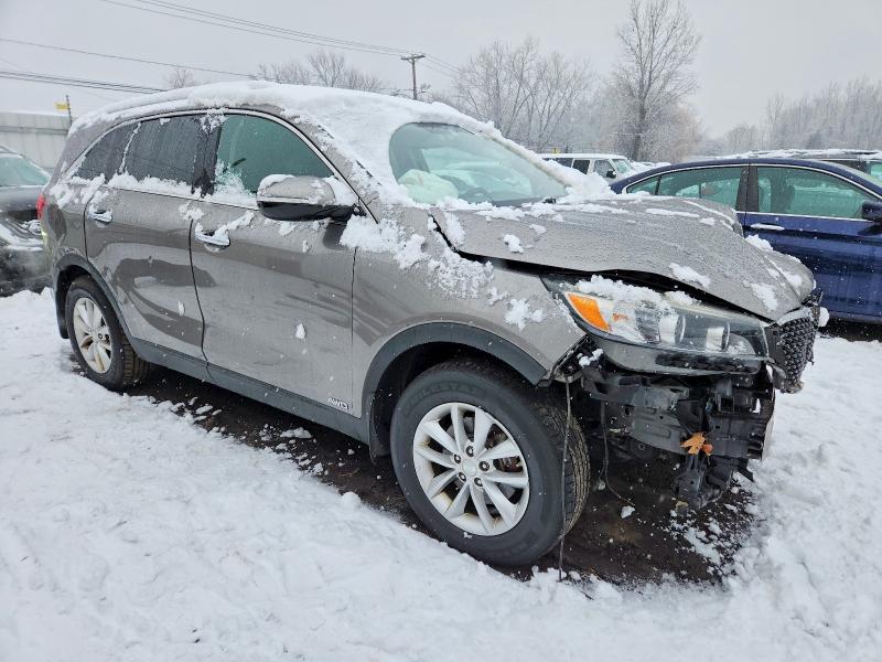 Photo 4 from auction – 2017 KIA SORENTO LX with VIN 5XYPGDA30HG281734