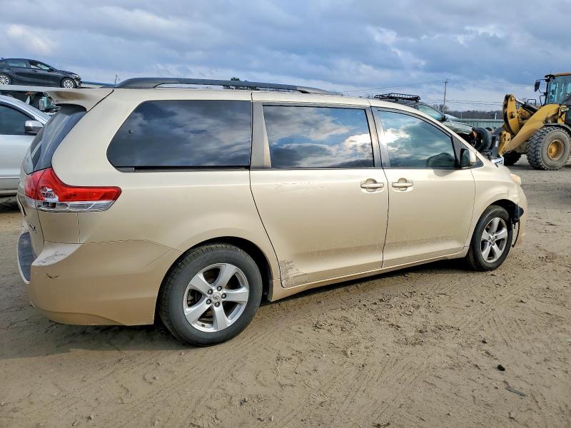 Photo 3 from auction – 2011 TOYOTA SIENNA LE with VIN 5TDKK3DC3BS032224