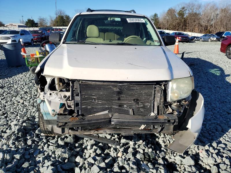Photo 5 from auction – 2011 FORD ESCAPE LIM with VIN 1FMCU0EG3BKB88684