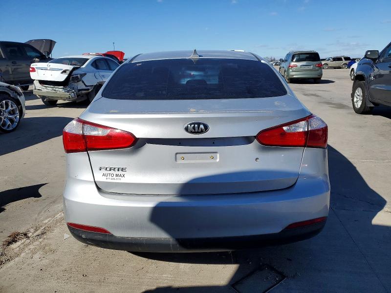 Photo 6 from auction – 2015 KIA FORTE LX with VIN KNAFK4A60F5401801