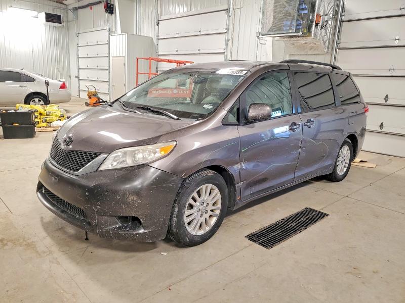 TOYOTA SIENNA XLE 2014 with VIN 5TDYK3DC2ES454595 - Photo from auction