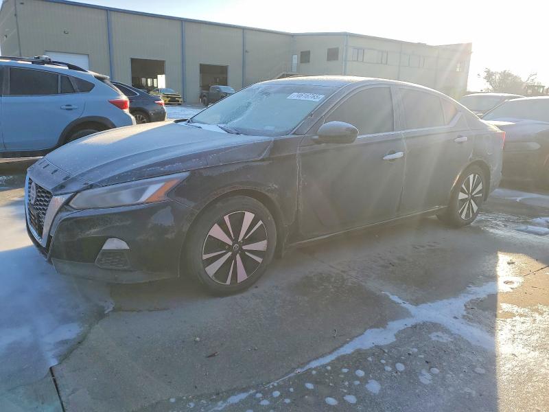 NISS ALTIMA 2021 with VIN 1N4BL4DV0MN417680 - Photo from auction