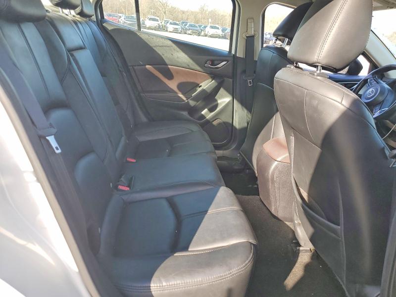Photo 10 from auction – 2018 MAZDA 3 TOURING with VIN 3MZBN1V37JM210027