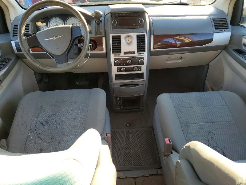 Photo 8 from auction – 2010 CHRYSLER TOWN & COU with VIN 2A4RR5D10AR233603