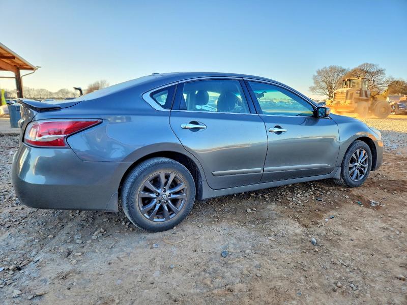 Photo 3 from auction – 2015 NISSAN ALTIMA 2.5 with VIN 1N4AL3AP1FN923033