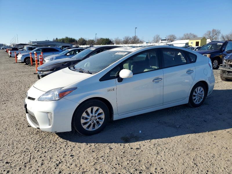 TOYOTA PRIUS PLUG 2014 with VIN JTDKN3DP6E3052807 - Photo from auction
