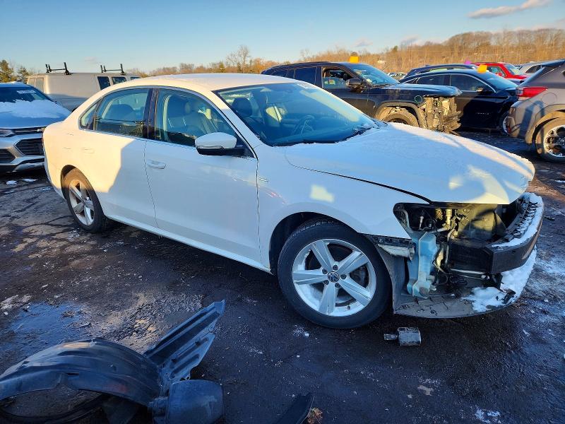 Photo 4 from auction – 2014 VOLKSWAGEN PASSAT S with VIN 1VWAT7A31EC034691