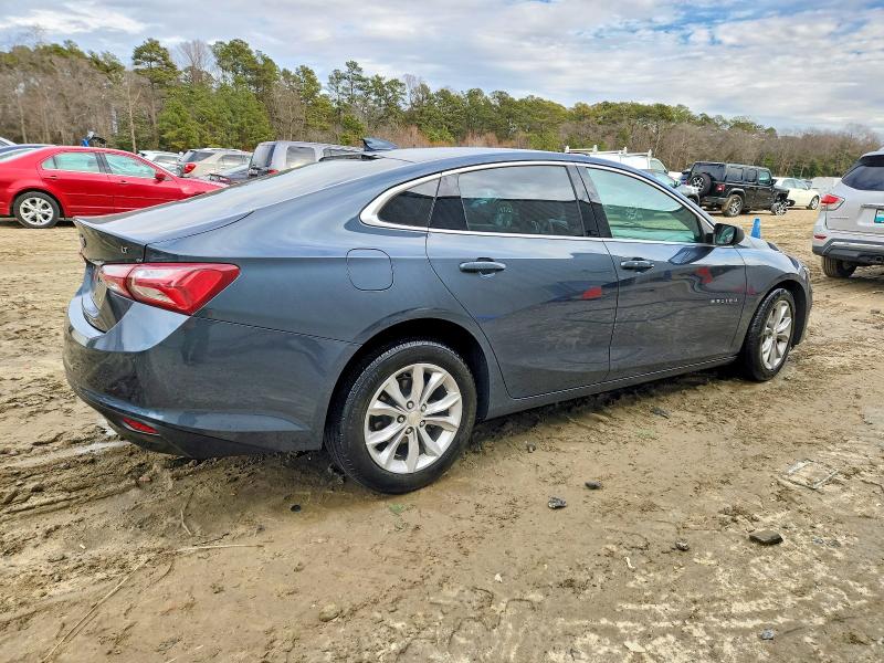 Photo 3 from auction – 2019 CHEVROLET MALIBU LT with VIN 1G1ZD5ST3KF116575