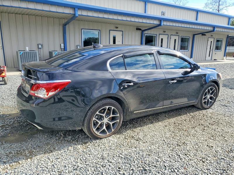 Photo 3 from auction – 2016 BUICK LACROSSE S with VIN 1G4G45G31GF240824