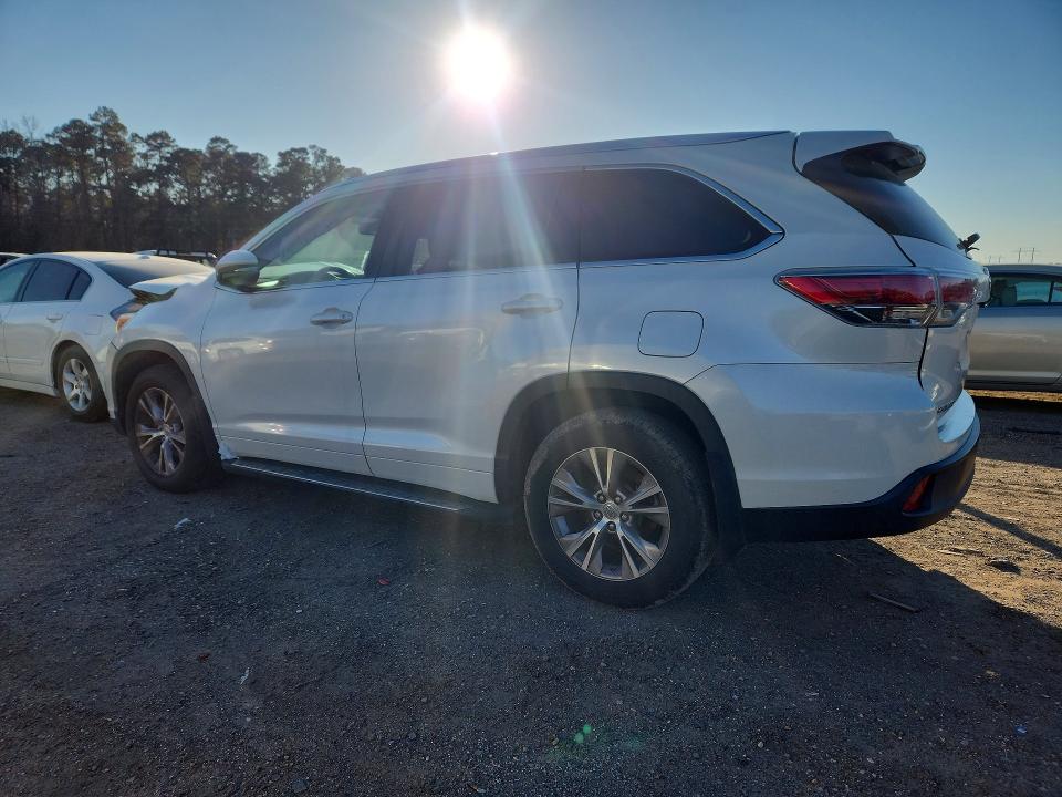 Photo 2 from auction – 2014 TOYOTA HIGHLANDER with VIN 5TDKKRFH2ES013549