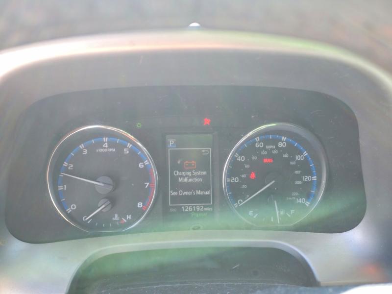 Photo 9 from auction – 2017 TOYOTA RAV4 with VIN 2T3DFREV8HW595583