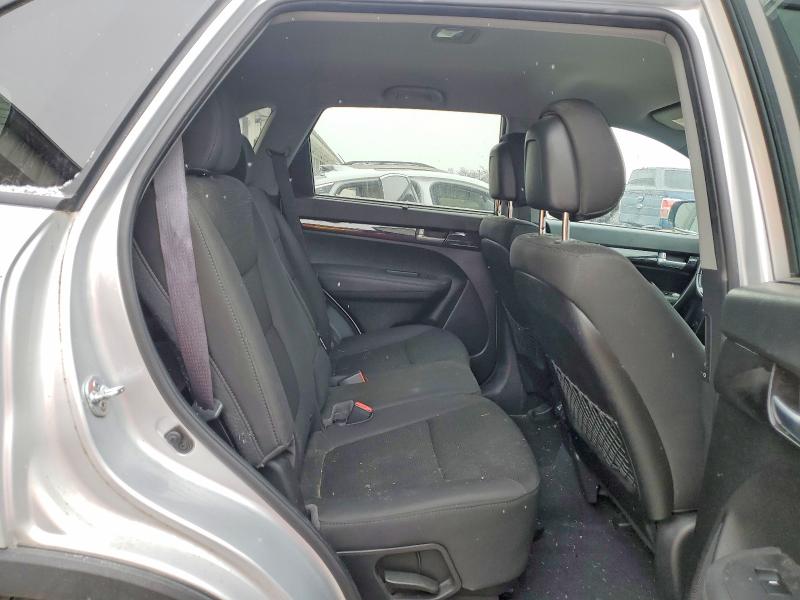 Photo 11 from auction – 2014 KIA SORENTO LX with VIN 5XYKTDA78EG489882