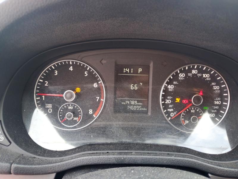 Photo 9 from auction – 2015 VOLKSWAGEN PASSAT S with VIN 1VWAT7A36FC111119
