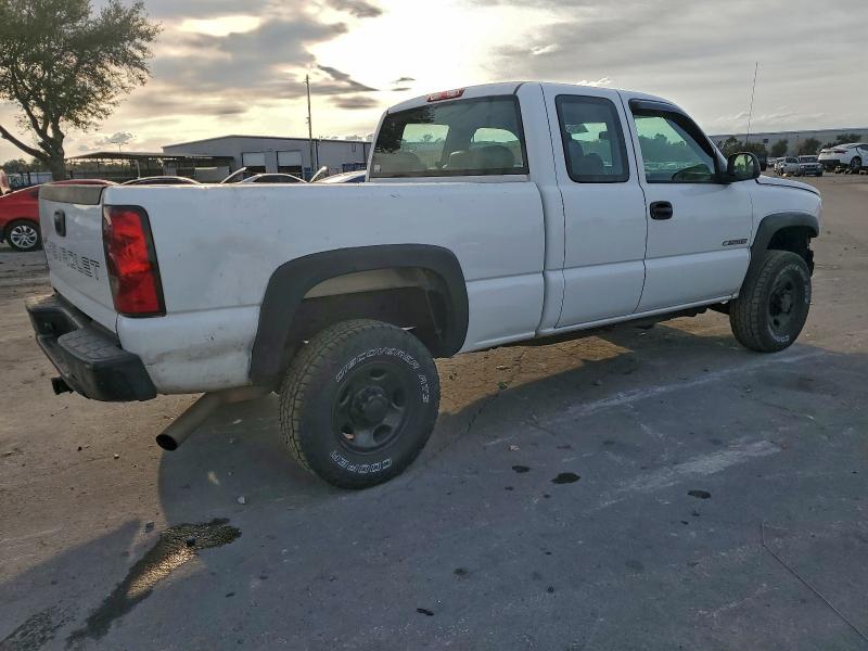 Zdjęcie 3 z aukcji – 2006 CHEVROLET SILVERADO z VIN 1GCHC29U66E259258