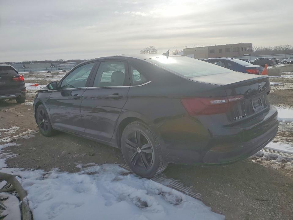 Photo 2 from auction – 2024 VOLKSWAGEN JETTA with VIN 3VW7M7BU1RM039327